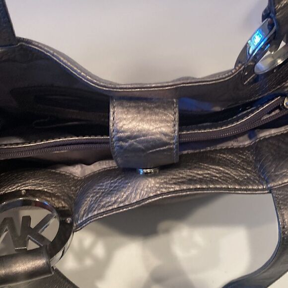 Michael Kors Silver metallic Leather Purse - Picture 9 of 9